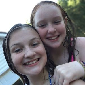 Meet your Posher, Chloe